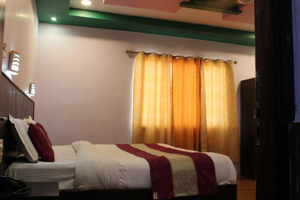 Hotel Deep Palace Near Bus Stand Udaipole Udaipur Exterior photo