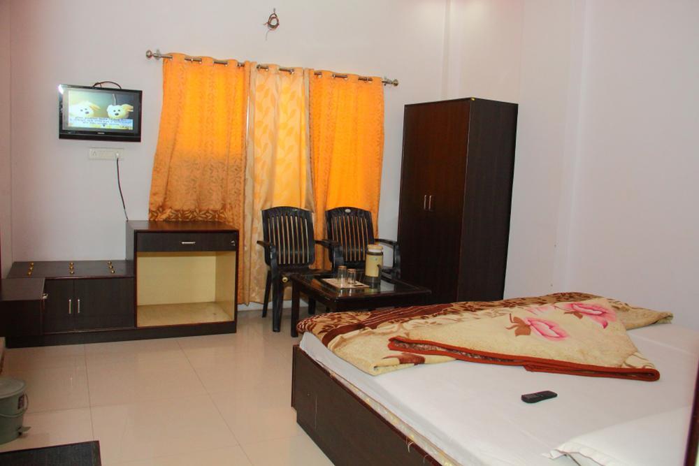 Hotel Deep Palace Near Bus Stand Udaipole Udaipur Exterior photo