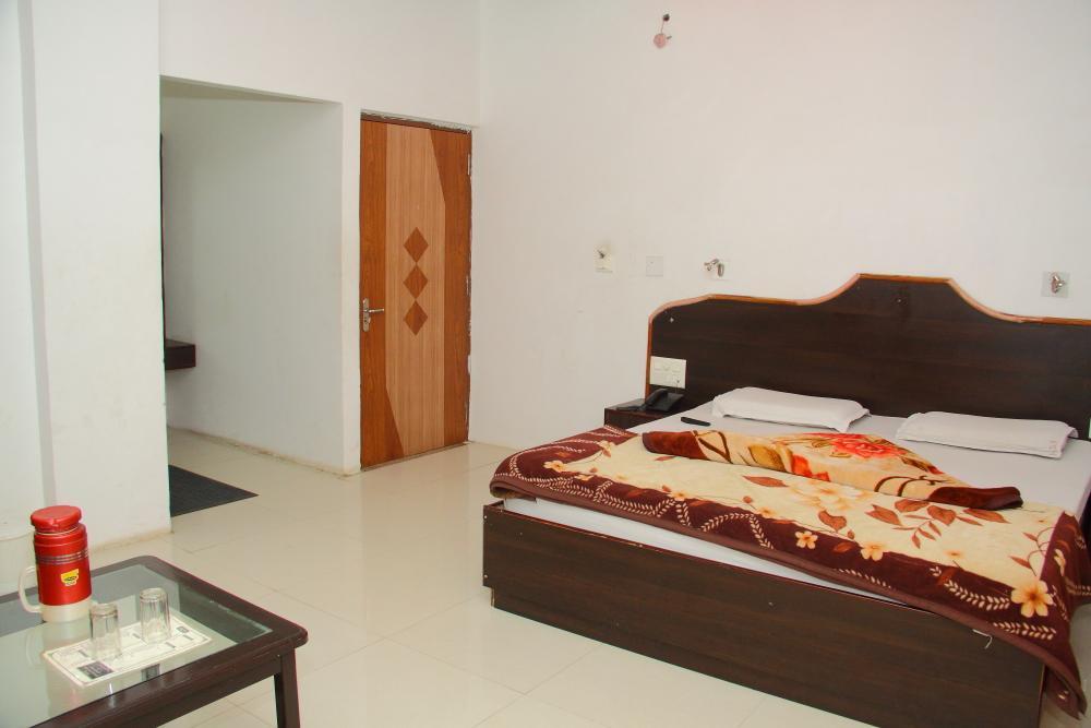 Hotel Deep Palace Near Bus Stand Udaipole Udaipur Exterior photo
